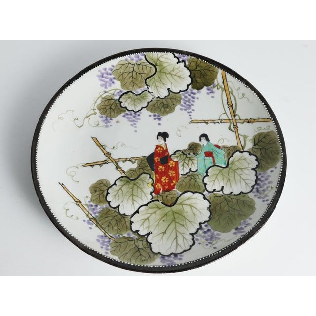 1920s Meiji Hand-Painted Kutani Porcelain Charger with Women and Vine Arbor, 1920s For Sale - Image 5 of 18