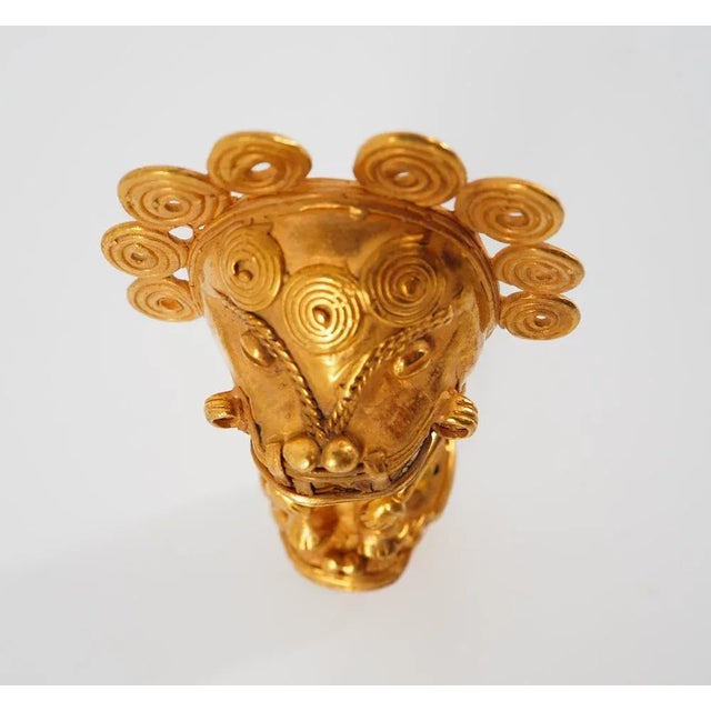 Colombian Taïrona Tumbaga Statuette of Servant of the Deities For Sale - Image 5 of 7