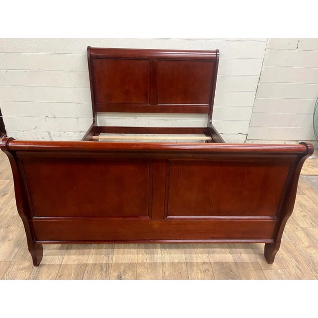 Traditional Vintage Full Size Late 20th Century Traditional Louis Philippe Style Sleigh Bed For Sale - Image 3 of 10