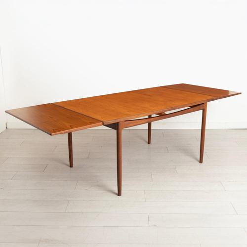 Mid-Century Modern Dining Table and Dining Chairs by Ib Kofod Larsen for G-Plan, Set of 7 For Sale - Image 9 of 18