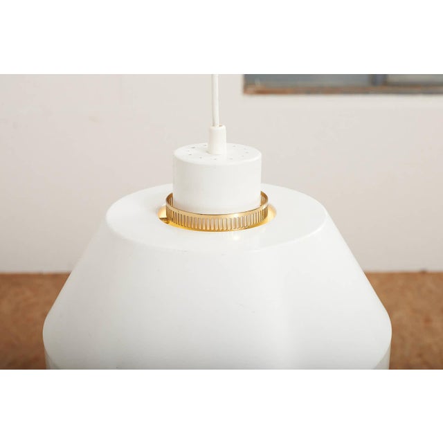 Ama 500 Pendant Lamp with White Lacquered Sheet Metal by Aino Aalto for Valaisinpaja Oy, 1941. For Sale - Image 10 of 11