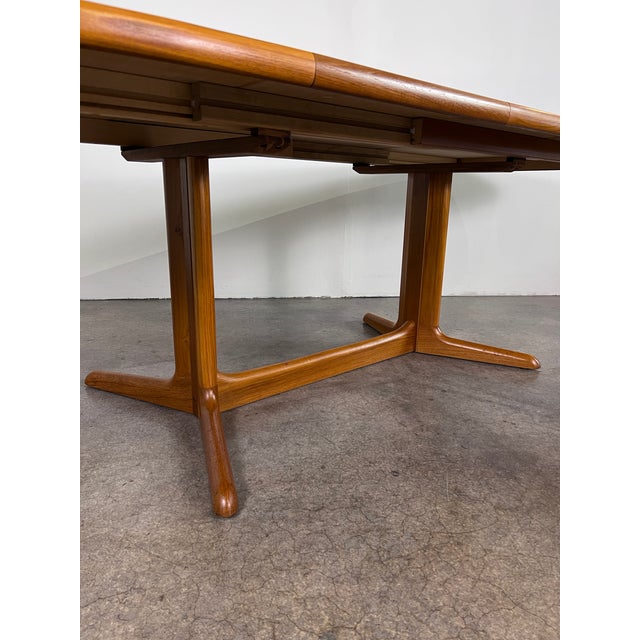 1970s Mid Century Danish Modern Teak Expanding Dining Table With Two Hide-a-Way Leafs For Sale In Orlando - Image 6 of 10