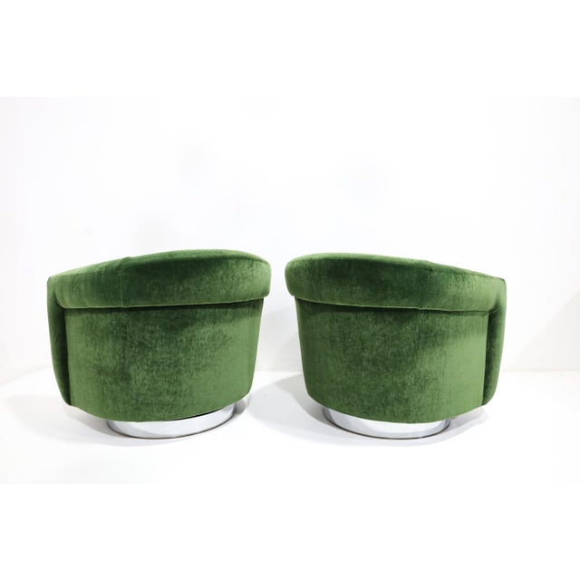 Milo Baughman Tilt Swivel Lounge Chairs in Plush Green Mohair, 1970s For Sale In Dallas - Image 6 of 12