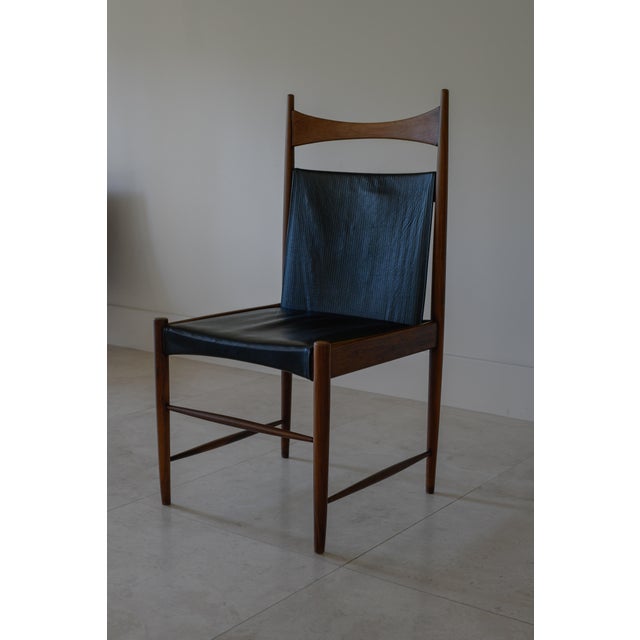 1950s 1959 Attributed to Sergio Rodrigues High-Backed Cantu Chair by Oca, Brazil. For Sale - Image 5 of 8