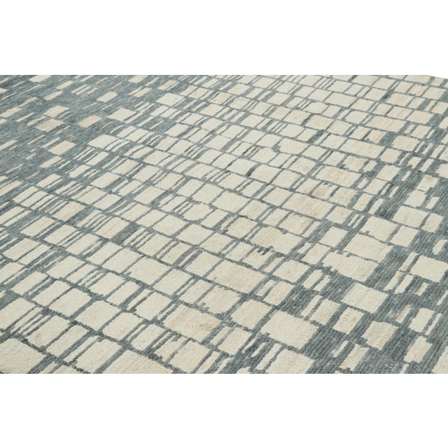 Rug & Kilim Rug & Kilim’s Contemporary Rug With White and Gray Geometric Patterns For Sale - Image 4 of 7