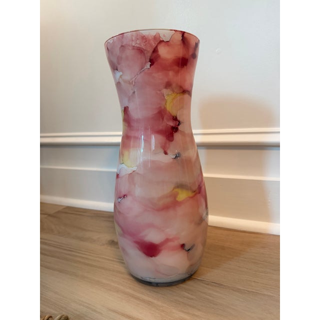 Late 20th Century Contemporary Blush Pink & Cranberry Abstract Art Glass Vase For Sale - Image 5 of 9