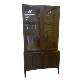 Mid 20th Century Broyhill Emphasis Two Piece Hutch China Cabinet For Sale