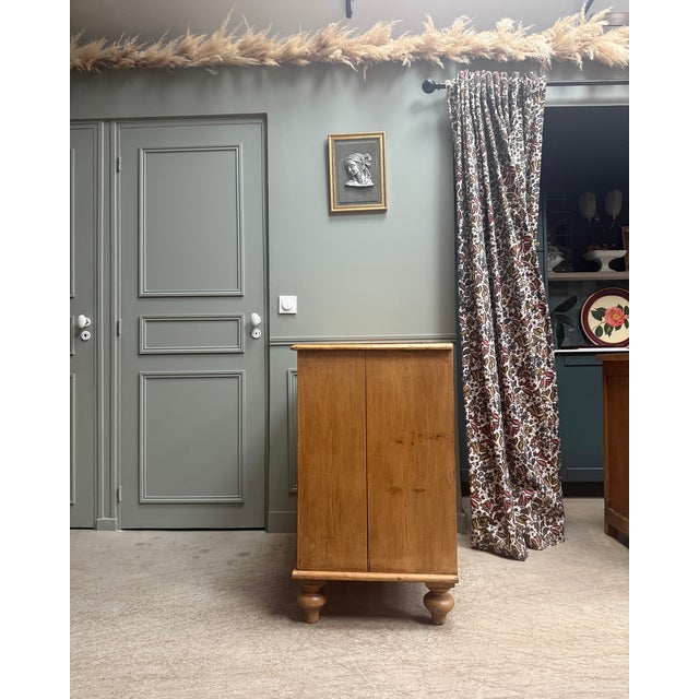 English Pine Chest of Drawers, 1920s For Sale - Image 6 of 14