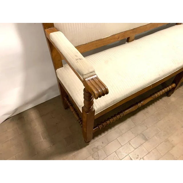 Entrance sofa in Italian national walnut, the fabric is only clean does not need to be replaced has no cuts.