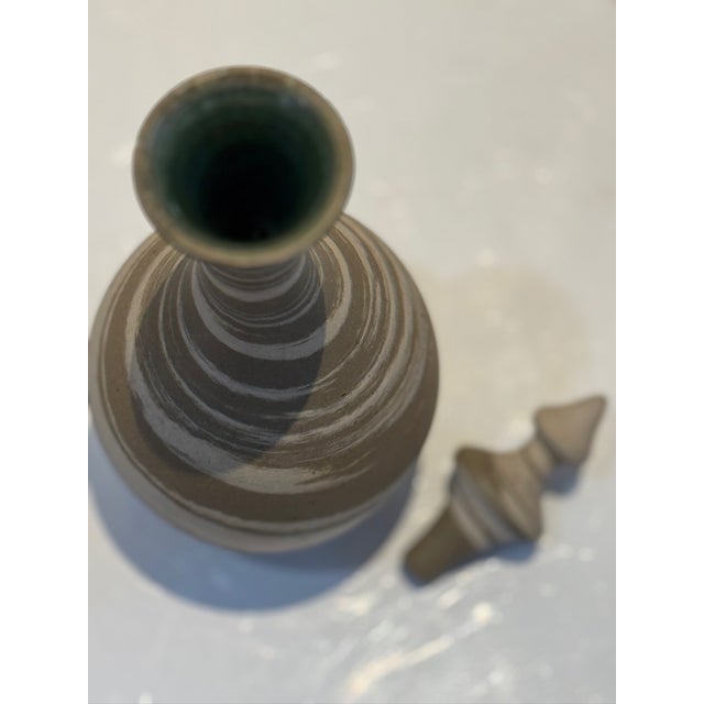 Ceramic 1930s Vintage w.j. Gordy Handmade Swirled Ceramic Decanter With Signed Base & Lid For Sale - Image 7 of 8