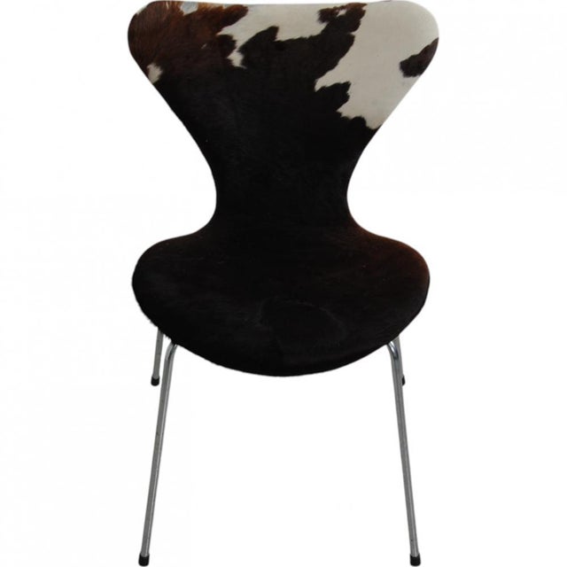 Seven Chairs in Cow Hide by Arne Jacobsen, 2000s, Set of 6 For Sale - Image 9 of 15