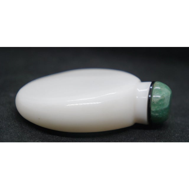 1920s Milk Glass Snuff Bottle For Sale In Chicago - Image 6 of 13