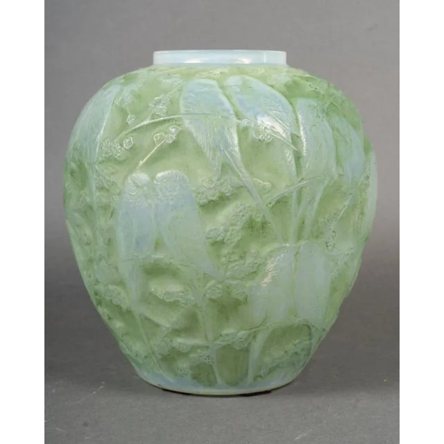 1910s Opalescent Perruches Vase by René Lalique, 1919 For Sale - Image 5 of 7
