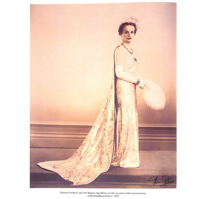 Magnificent Jewels From the Collection of His Late Royal Highness Sir Sultan Mohamed Shah Aga Khan III - May 12th, 1988 Christie's Geneva For Sale In New York - Image 6 of 14