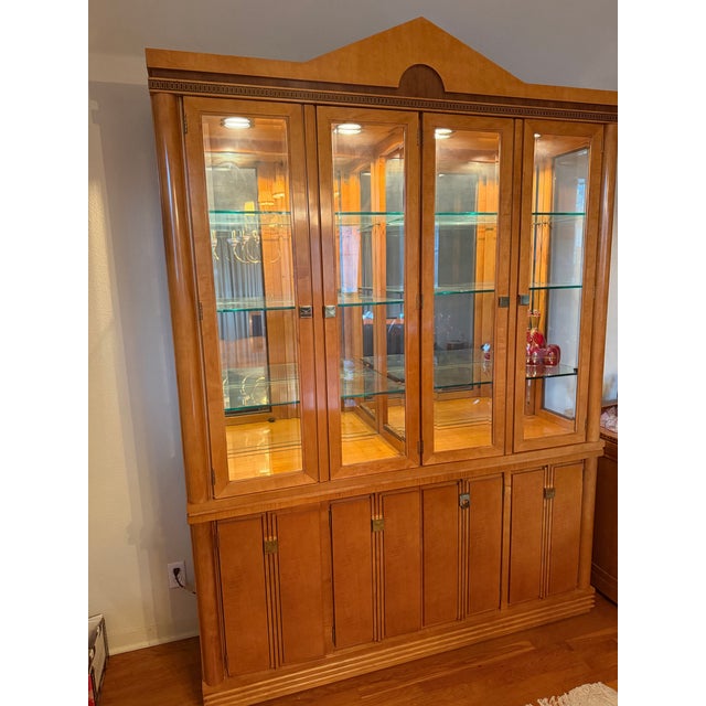 Traditional 1990s Hickory White Genesis Collection Bierdermier China Cabinet For Sale - Image 3 of 5