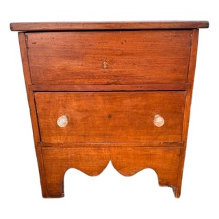 Antique Early American Primitive Style Muler Blanket Chest With Drawers. For Sale