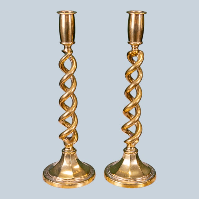 English Pair of 19th Century English Brass Barley Twist Candlesticks For Sale - Image 3 of 12