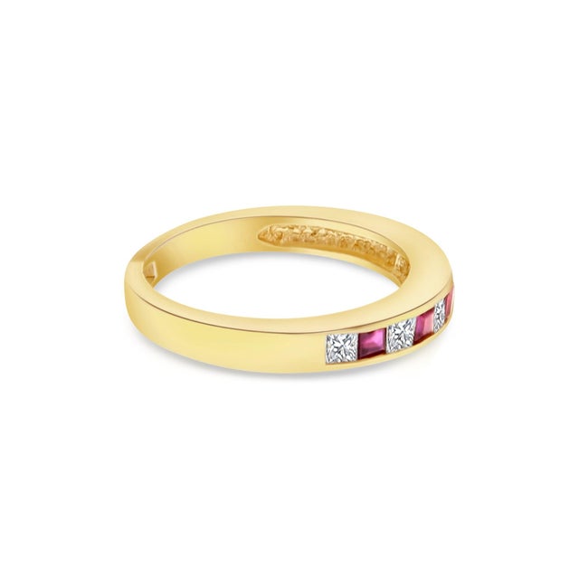 Contemporary Diamond & Ruby Wedding Band .50cttw 14k Yellow Gold, Size 7 For Sale - Image 3 of 5