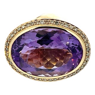 14k Yellow Gold Oval Amethyst & Diamond Halo Ring, Size 5.5 For Sale