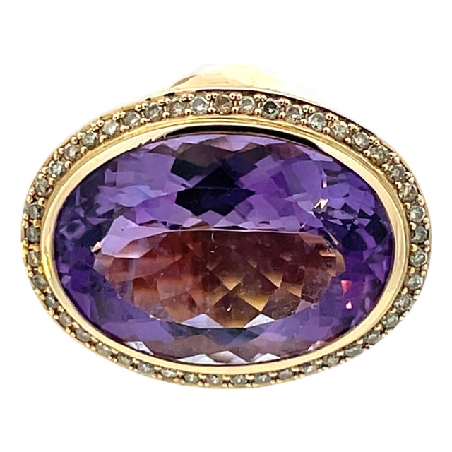 14k Yellow Gold Oval Amethyst & Diamond Halo Ring, Size 5.5 For Sale
