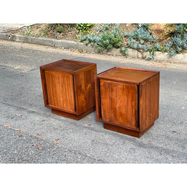 Wood 1960s Mid Century "Esprit" Nightstands by Merton Gershun for Dillingham, a Pair For Sale - Image 7 of 10