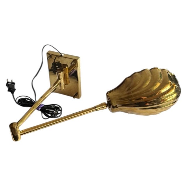 Vintage Brass Hollywood Regency Shell Adjustable Wall Lamp For Sale - Image 4 of 7