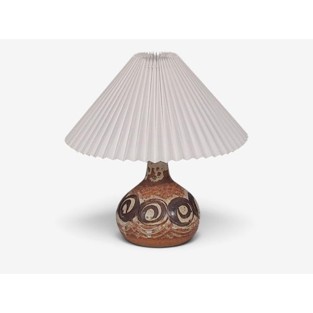 Mid-Century Modern 1970s Mid-Century Modern Tingkeramik Følle, Table Lamp, Brown and Cream Stoneware For Sale - Image 3 of 10