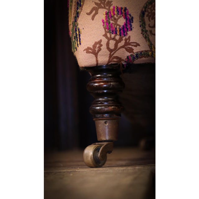 Up for grabs here is a sublime large 3 seater george smith sofa in stunning multicoloured embroidered paisley. condition:...