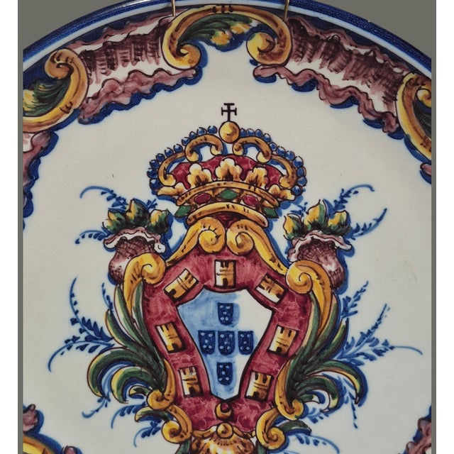 Vintage Faience F. Sant 'Anna Portugal Majolica Coat of Arms Wall Hanging Platter For Sale - Image 6 of 13