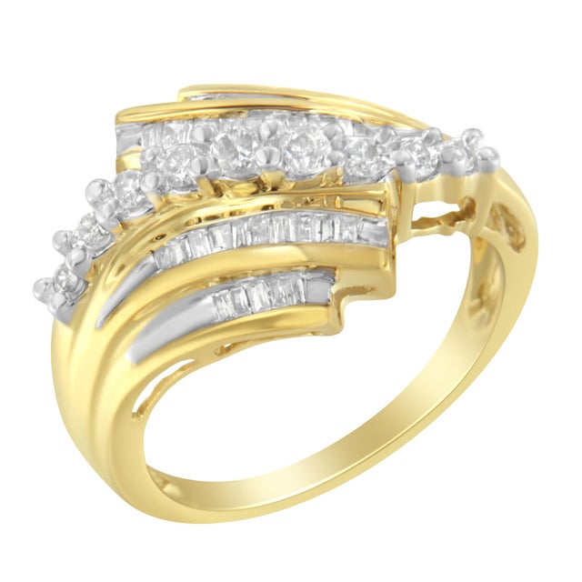 Contemporary 10K Yellow Gold Round and Baguette Diamond-Cut Ring (1/2 Cttw, I-J Color, I1-I2 Clarity) - Size 7 For Sale - Image 3 of 7