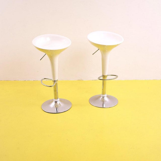 White Stools, 1970s, Set of 2 For Sale - Image 10 of 10