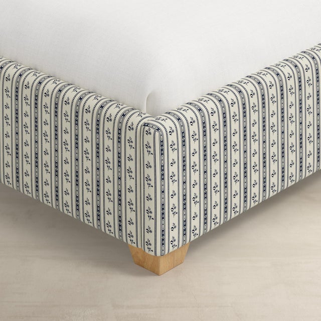 Stoffer Home x Cloth & Company Elsie Headboard in Botanical Stripe Navy with Navy Welt, King For Sale In Chicago - Image 6 of 9