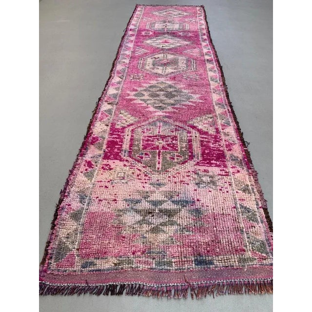 "Pattern: Geometric Shape: Runner Size: 460x83 cm Regional Design: Middle East Material: Wool Item Length: 360 Colour:...