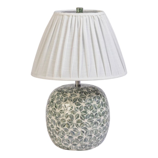 Yaya Flower Green Capiz Shell Table Lamp For Sale