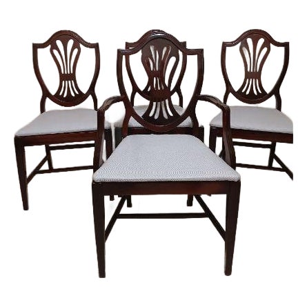 1950s Bassett Style Antique Mahogany Shield Back Dining Room Chairs Set of 4 For Sale
