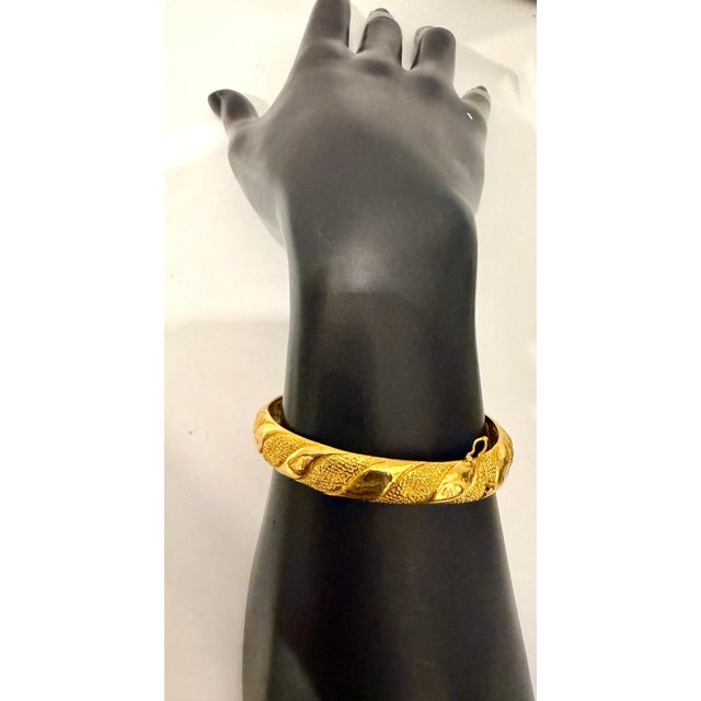 VINTAGE 24 Karat Yellow Pure Gold 27.5 Gm SMALL Bangle Bracelet, Openable For Sale - Image 4 of 18