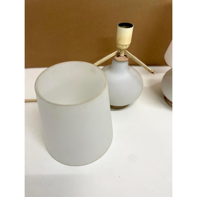 Ivory Small Glass Table Lamps by Max Ingrand for Fontana Arte, Italy, 1960s, Set of 2 For Sale - Image 8 of 10