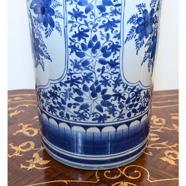 1930s Chinese Ming Porcelain Urn or Umbrella Stand, 1930s For Sale - Image 5 of 7