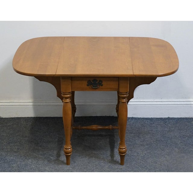 Ethan Allen Heirloom Nutmeg Maple Colonial Early American 35" Drop Leaf Pembroke Accent End Table 10-8544 For Sale - Image 11 of 16
