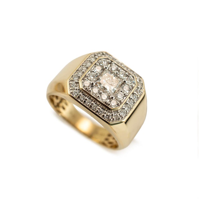 Gender: Men's Metal Type: 10K Yellow Gold Ring Size: 10 Width: 4.30 mm Weight: 7.15 grams Men's 10K yellow gold, diamond...