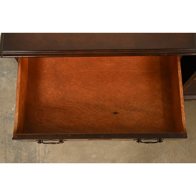 Baker Furniture Style Georgian Banded Flame Mahogany and Burlwood Three-Drawer Bedside Chests, Pair For Sale - Image 10 of 14