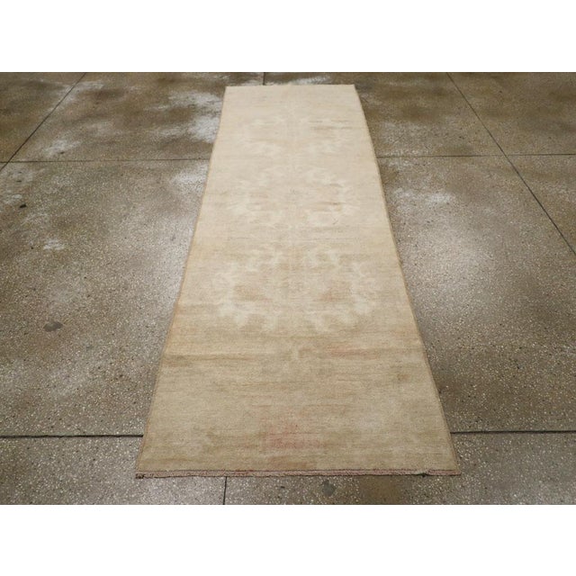 Galerie Shabab Collection Mid-20th Century Turkish Anatolian Runner For Sale - Image 4 of 10