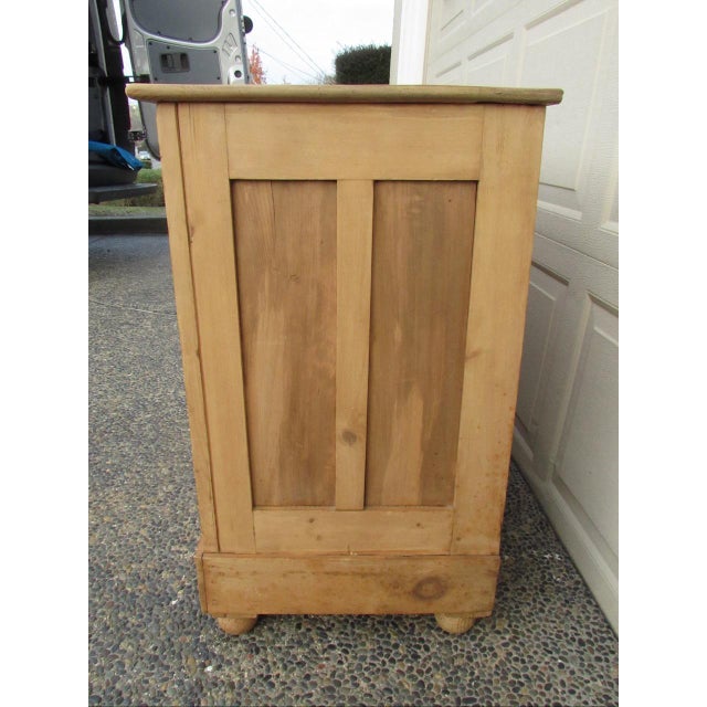 Mid 19th Century 19th Century English Pine Dresser For Sale - Image 5 of 18