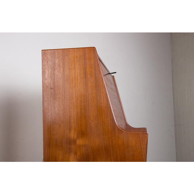 Danish Teak Desk Model 37 by Arne Wahl Iversen for Vinde Mobelfabrik, 1960s For Sale - Image 6 of 18