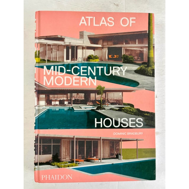 Atlas of Mid-Century Modern Houses, by Dominic Bradbury, 2019, Phaidon Press For Sale - Image 4 of 4