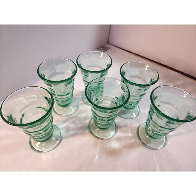 This set looks brand new even though it is almost 100 years old. You wont find a nicer set of these Paden city Milkshake...