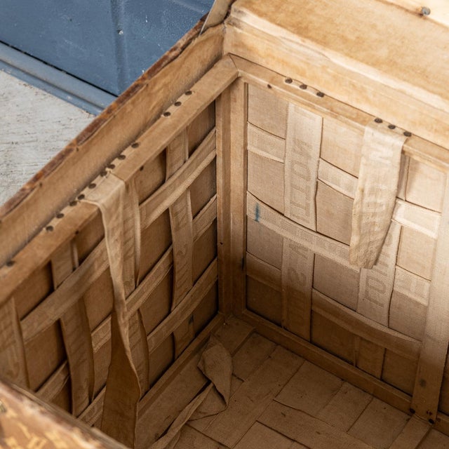 Antique French Hat Trunk in Woven Canvas, 1896 For Sale - Image 16 of 18