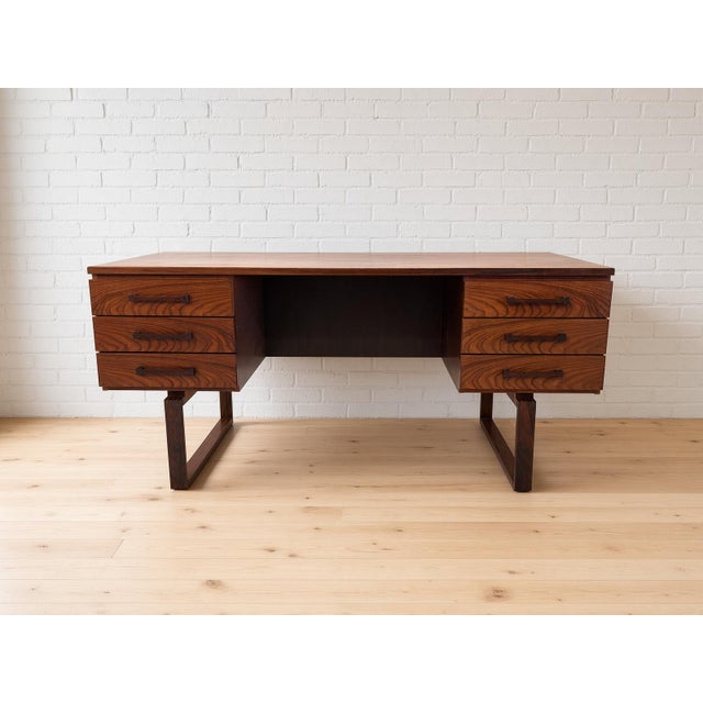 Mid-Century Danish Rosewood Desk by Torben Valeur and Henning Jensen for Dyrlund, 1960s For Sale - Image 14 of 14
