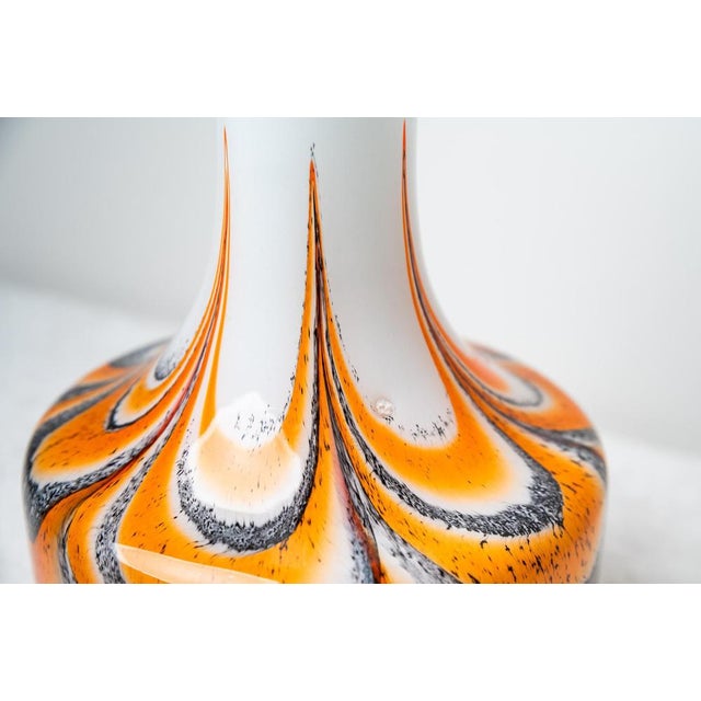 1960s Opaline Glass Vase attributed to Carlo Moretti, Italy, 1960 For Sale - Image 5 of 8