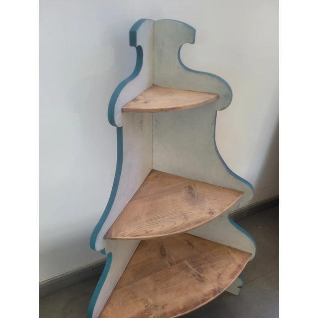 Three-tier lacquered/shabby chic corner cabinet. Ideal for both wall and floor mounting. Excellent overall condition, with...